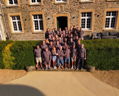 Das Team von meteoviva vor der Location in Libin, Belgien